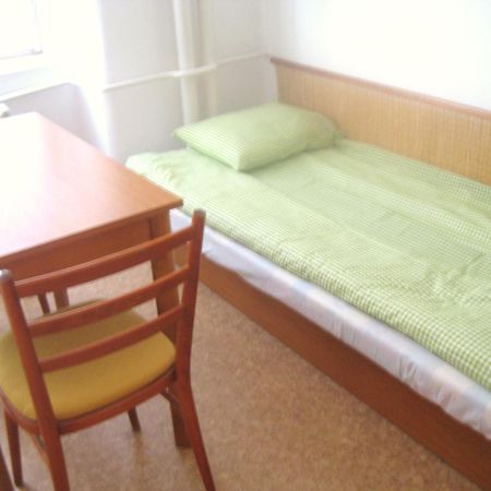 Dizzy Daisy Hostel Praga Esterno foto
