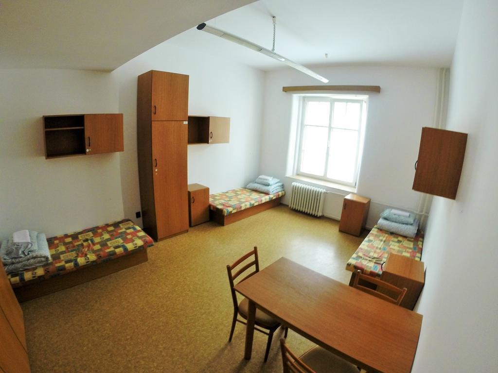 Dizzy Daisy Hostel Praga Camera foto